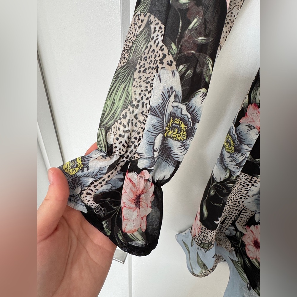 H&M Black and Blue Ruffled Wrap Dress with Bishop Sleeves - Picture 4 of 7